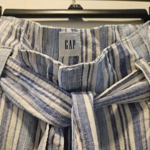 GAP NWT Paperbag style wide leg pants. Linen feel with pockets.